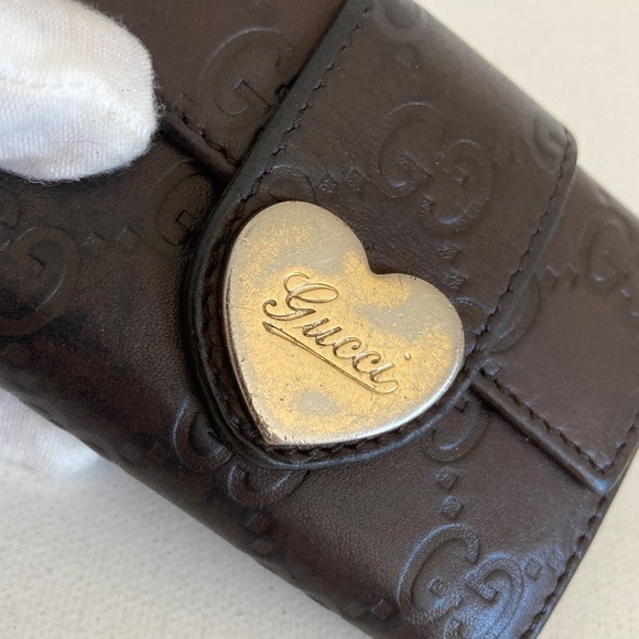 🤎🧨GUCCI Key Ring Case Brown Embossed Leather Micro Guccissima Gold Heart - Picture 11 of 11